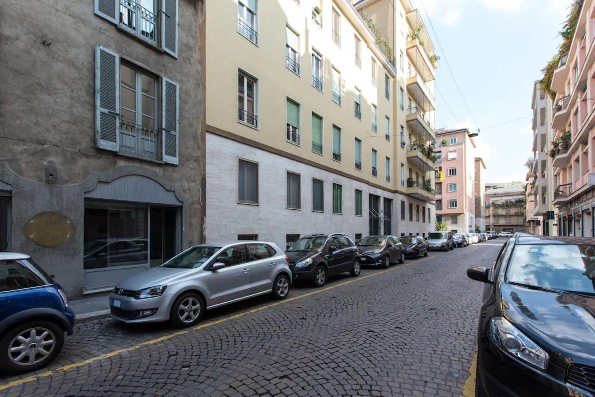 Due Letti Nel Centro Storico Apartment Milan Bagian luar foto